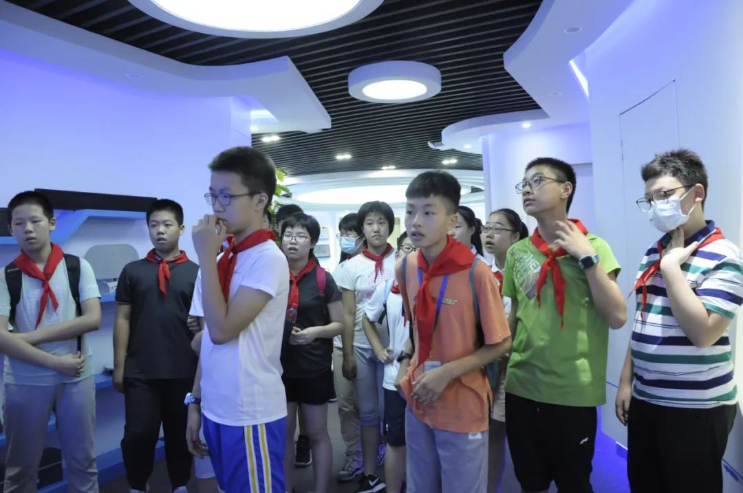 17位蘇州中學偉長實驗班學生前來體驗聲學黑科技