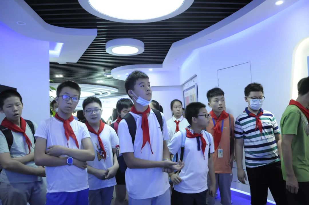 17位蘇州中學偉長實驗班學生前來體驗聲學黑科技